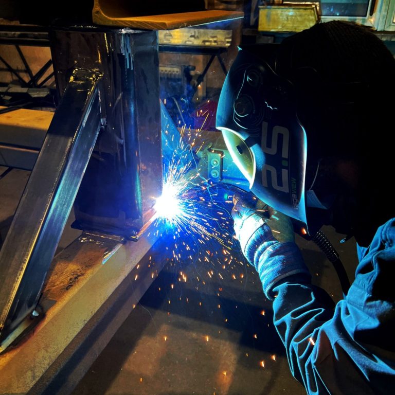 Mitarbeiter beim Schweißen