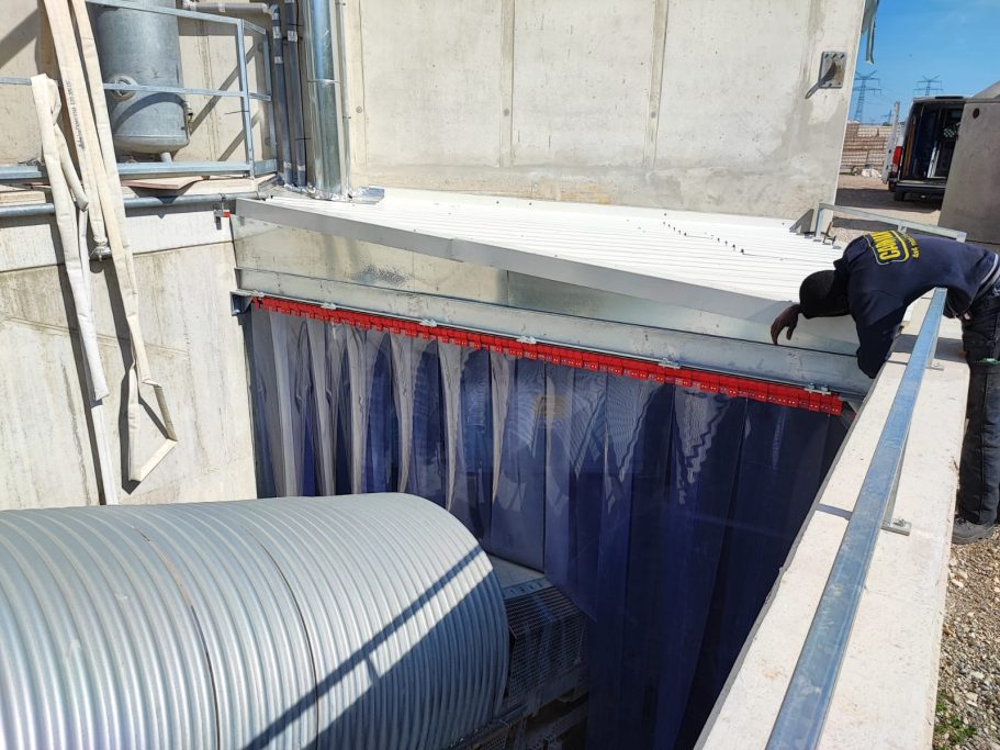 Schutzdach für Betonrüttelmaschine