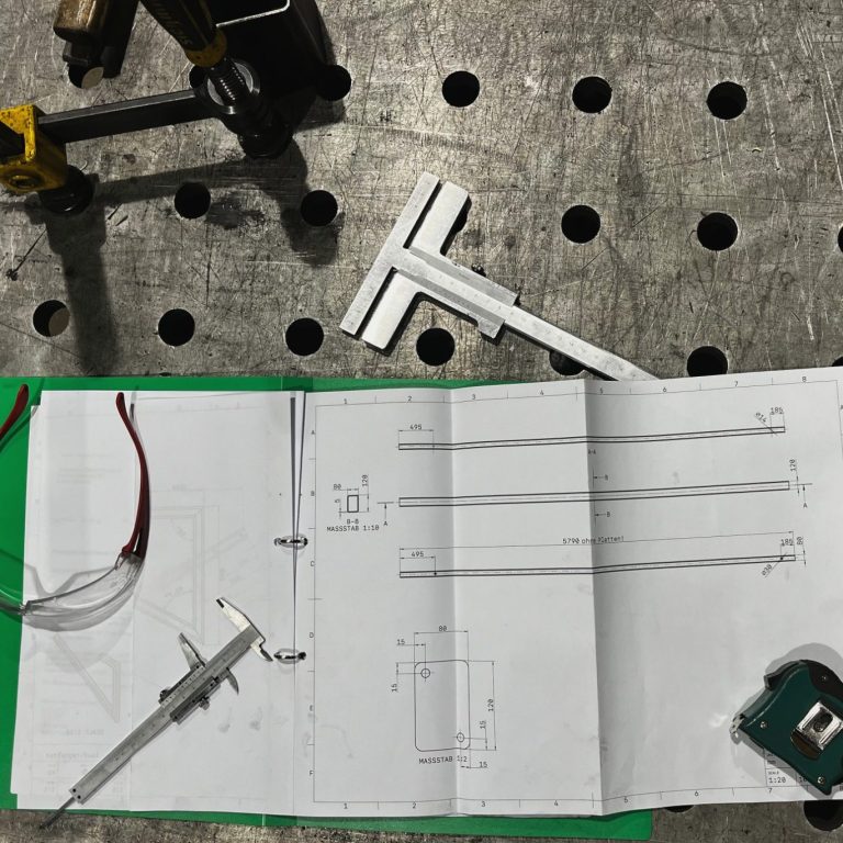 Projektplan mit Messwerkzeug