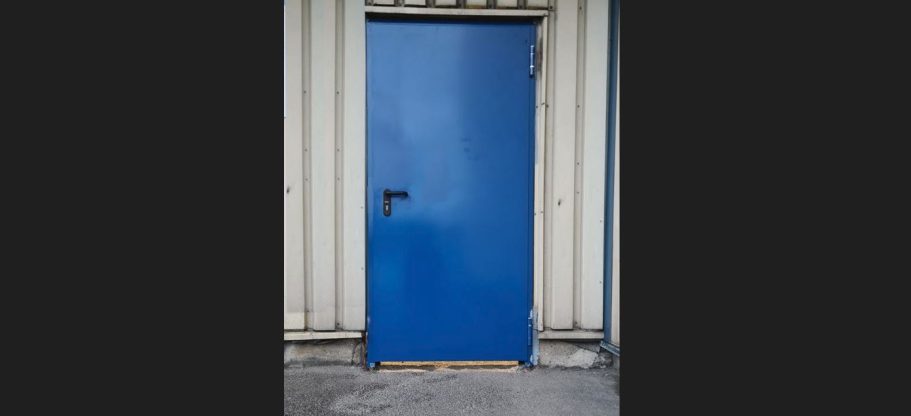 blaue Sicherheitstür