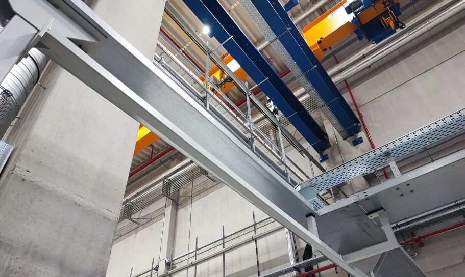 Kabelschienen Werkshalle